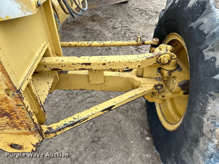 image for item EK9937 1986 Caterpillar 120G motor grader
