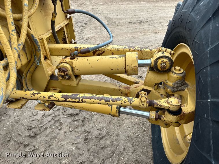 image for item EK9937 1986 Caterpillar 120G motor grader