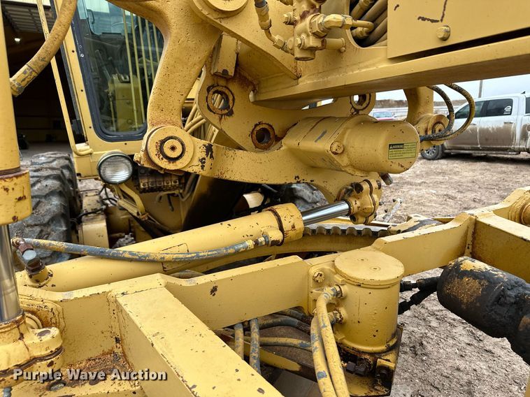 image for item EK9937 1986 Caterpillar 120G motor grader