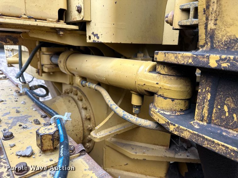 image for item EK9937 1986 Caterpillar 120G motor grader