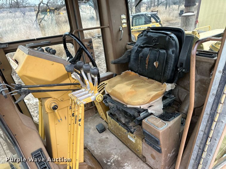 image for item EK9937 1986 Caterpillar 120G motor grader