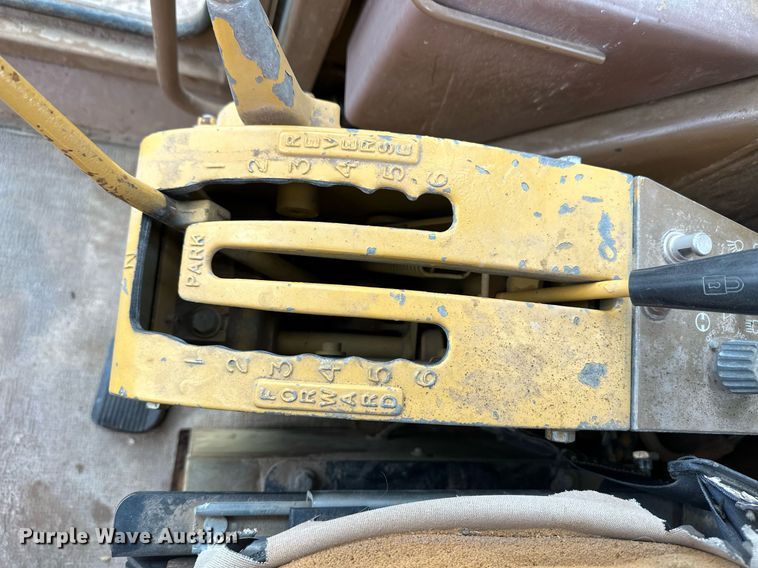 image for item EK9937 1986 Caterpillar 120G motor grader