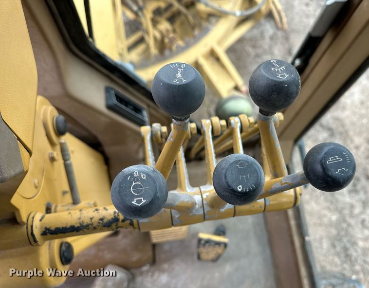 image for item EK9937 1986 Caterpillar 120G motor grader
