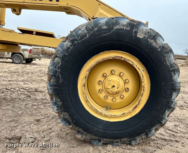 image for item EK9937 1986 Caterpillar 120G motor grader