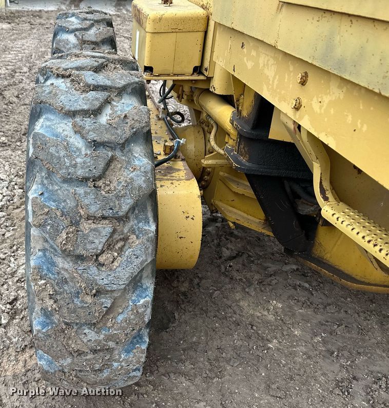 image for item EK9937 1986 Caterpillar 120G motor grader