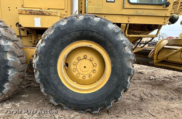 image for item EK9937 1986 Caterpillar 120G motor grader