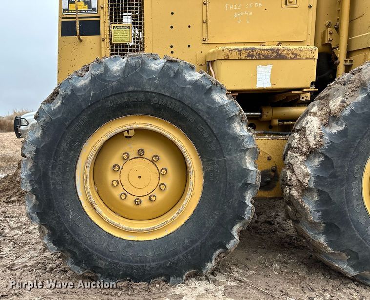 image for item EK9937 1986 Caterpillar 120G motor grader