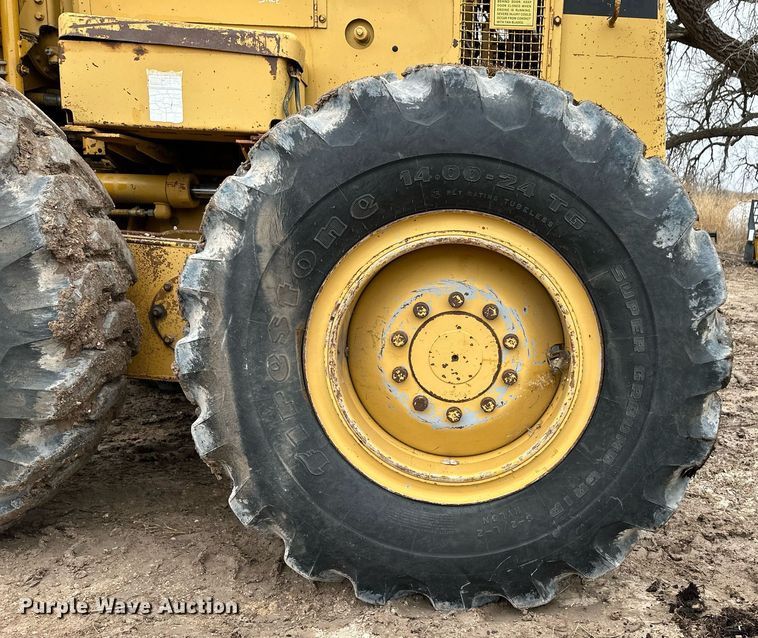 image for item EK9937 1986 Caterpillar 120G motor grader