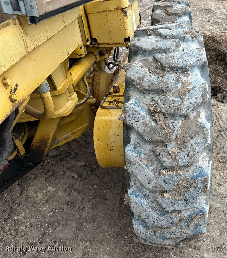 image for item EK9937 1986 Caterpillar 120G motor grader