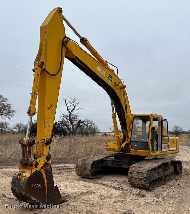 image for item EK9938 1987 John Deere 790D excavator