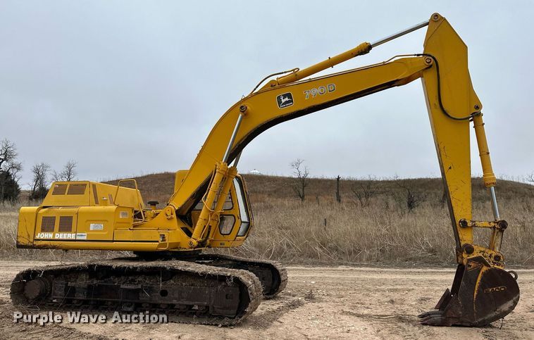 image for item EK9938 1987 John Deere 790D excavator
