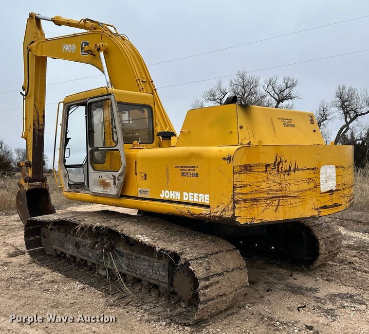 image for item EK9938 1987 John Deere 790D excavator