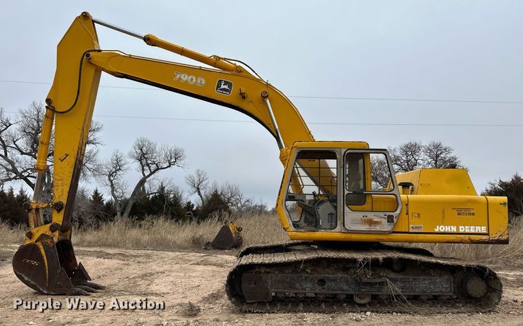 image for item EK9938 1987 John Deere 790D excavator