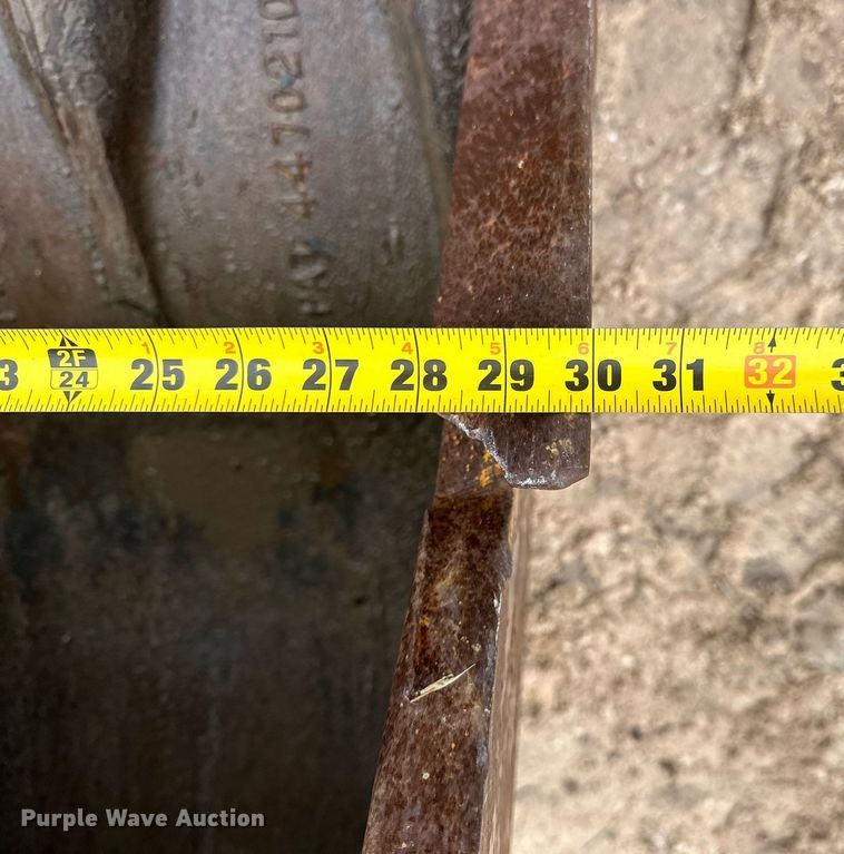 image for item EK9938 1987 John Deere 790D excavator