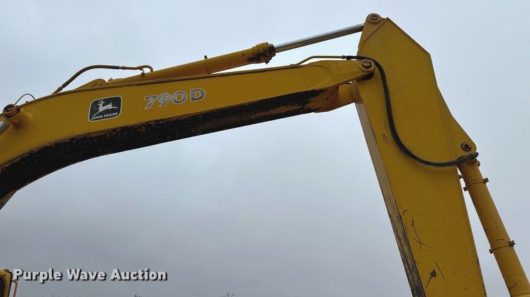 image for item EK9938 1987 John Deere 790D excavator