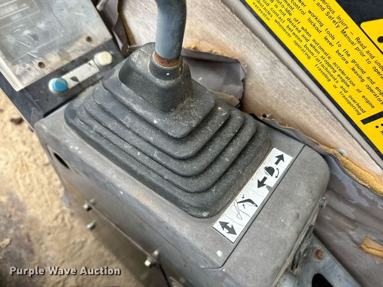 image for item EK9938 1987 John Deere 790D excavator