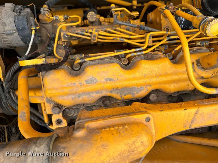 image for item EK9938 1987 John Deere 790D excavator