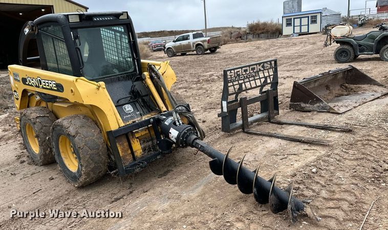 image for item EK9941 2002 John Deere 250 skid steer loader