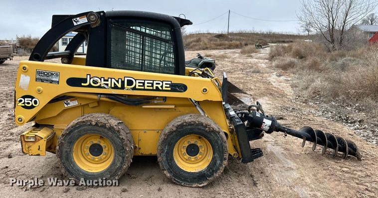 image for item EK9941 2002 John Deere 250 skid steer loader