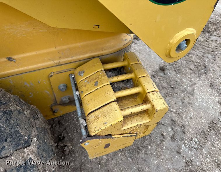 image for item EK9941 2002 John Deere 250 skid steer loader