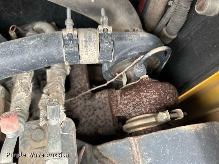 image for item EK9941 2002 John Deere 250 skid steer loader