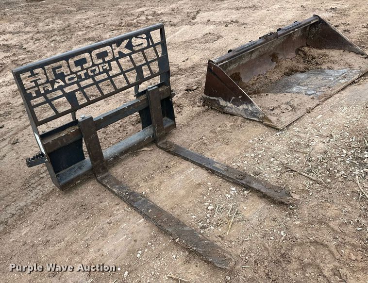 image for item EK9941 2002 John Deere 250 skid steer loader