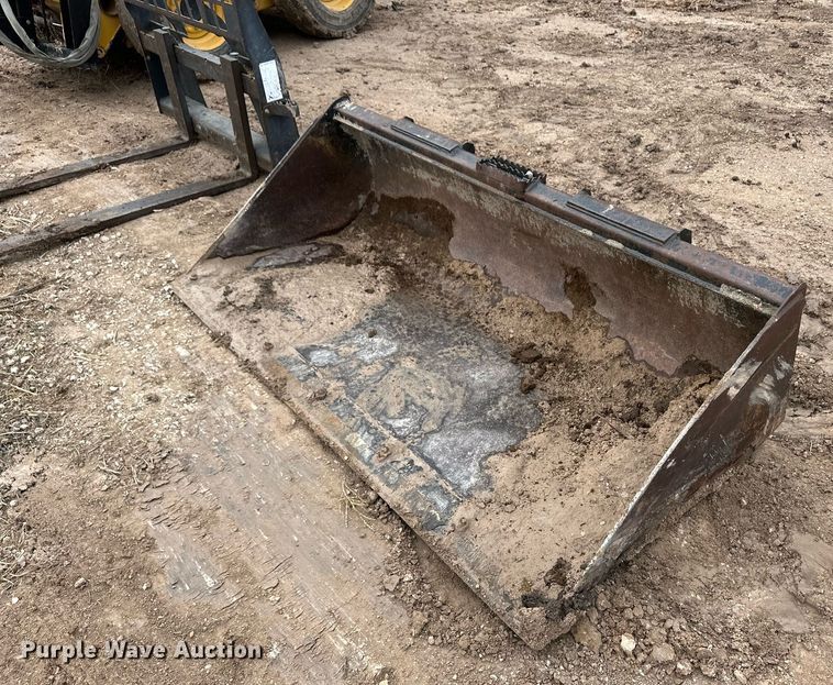 image for item EK9941 2002 John Deere 250 skid steer loader