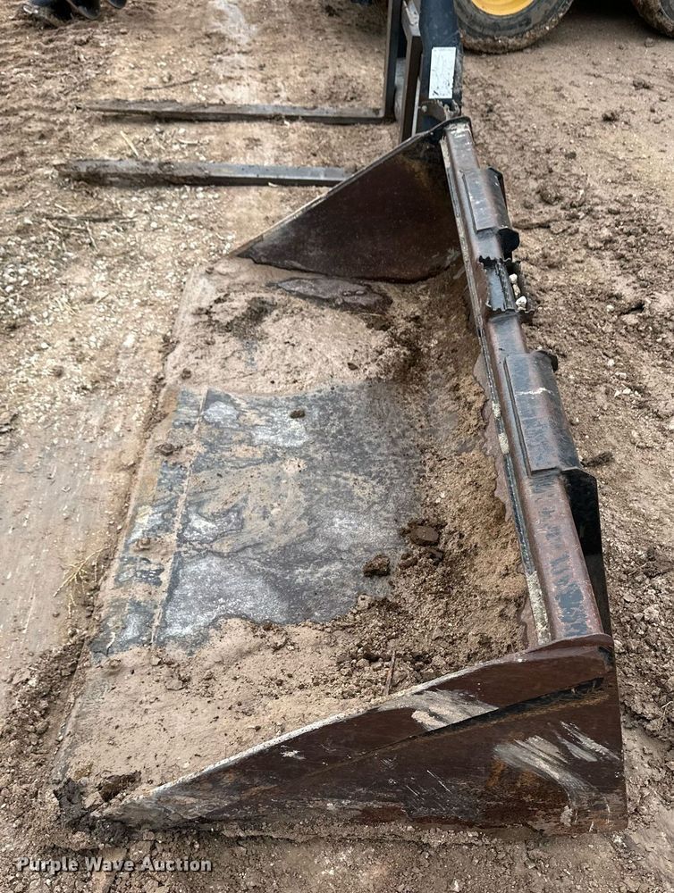 image for item EK9941 2002 John Deere 250 skid steer loader