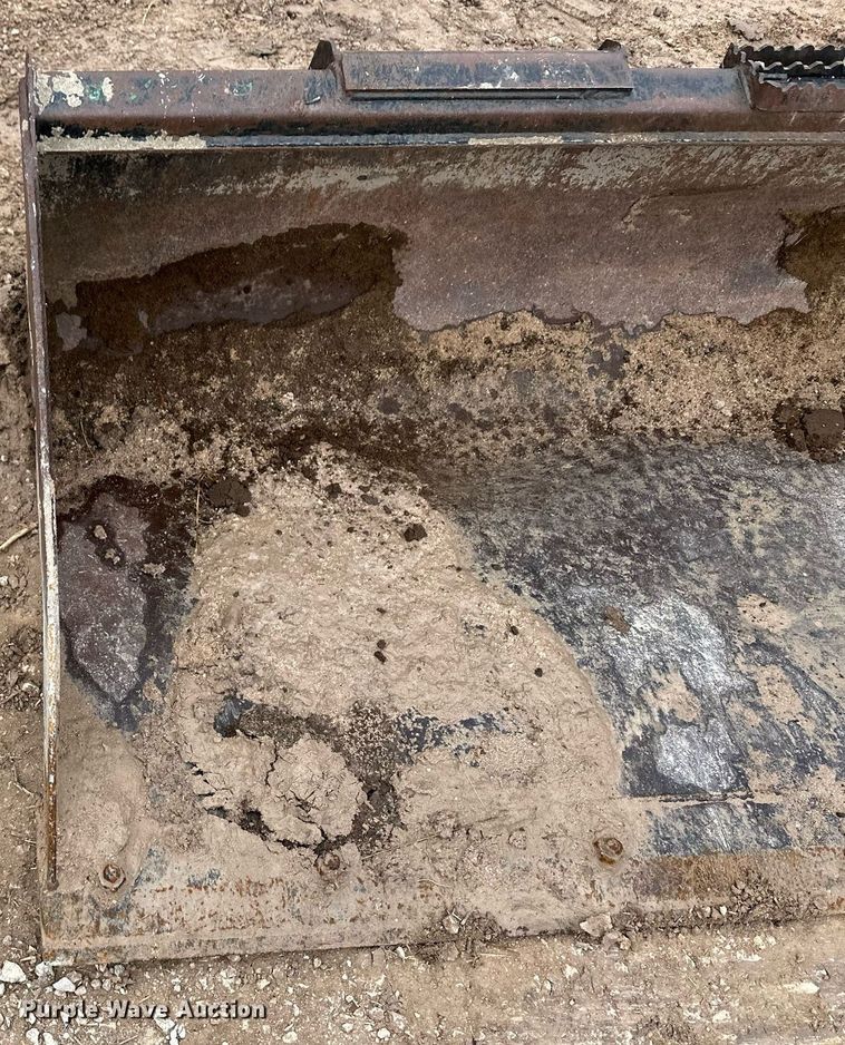 image for item EK9941 2002 John Deere 250 skid steer loader