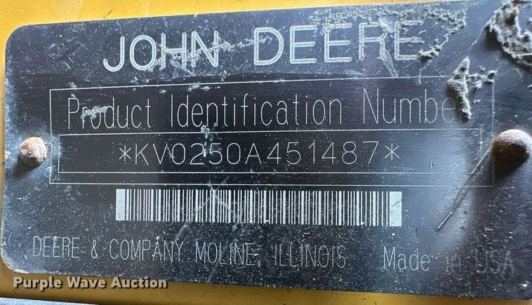image for item EK9941 2002 John Deere 250 skid steer loader