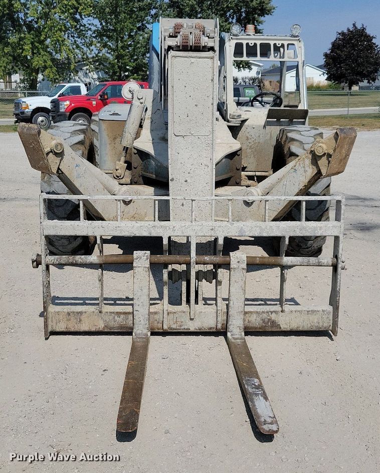image for item IQ9943 2012 Genie GTH1056 telehandler