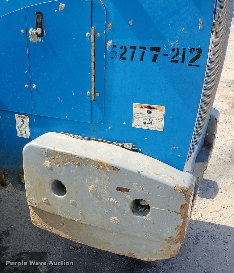 image for item IQ9943 2012 Genie GTH1056 telehandler