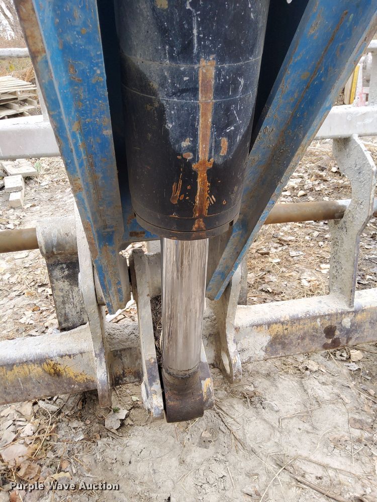 image for item IQ9943 2012 Genie GTH1056 telehandler