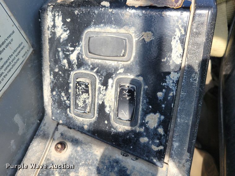 image for item IQ9943 2012 Genie GTH1056 telehandler