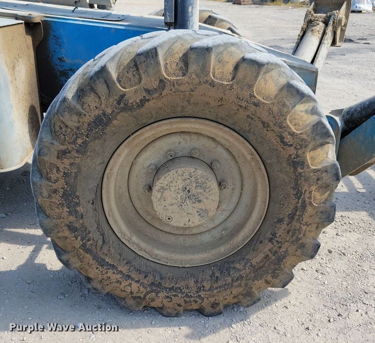 image for item IQ9943 2012 Genie GTH1056 telehandler