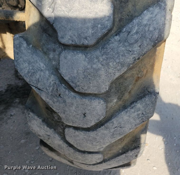 image for item IQ9943 2012 Genie GTH1056 telehandler