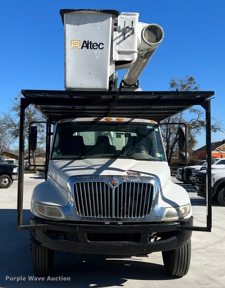 image for item JT9029 2013 International  DuraStar 4300 forestry bucket truck