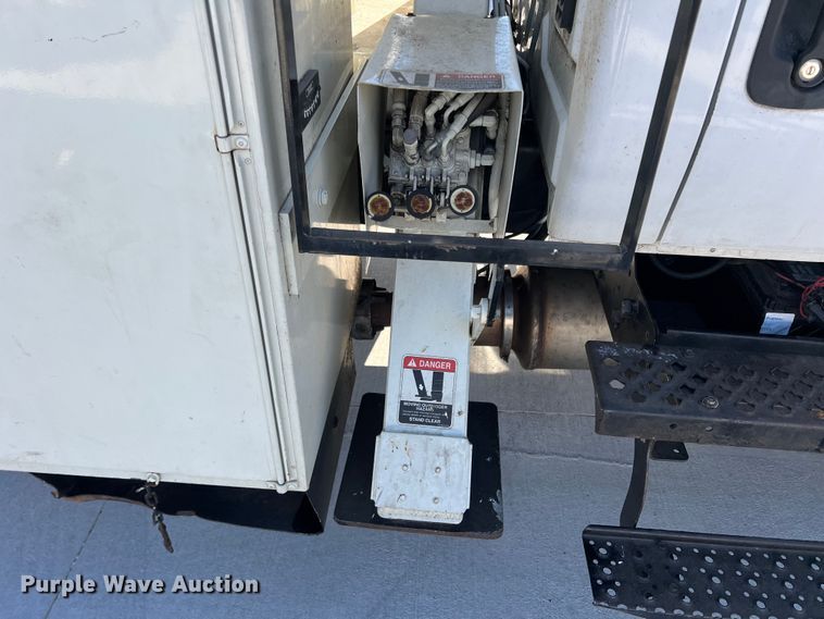 image for item JT9029 2013 International  DuraStar 4300 forestry bucket truck