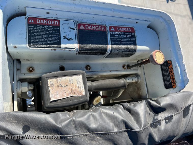 image for item JT9029 2013 International  DuraStar 4300 forestry bucket truck