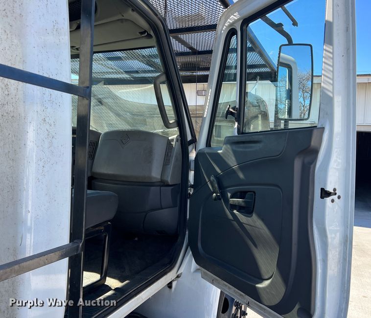 image for item JT9029 2013 International  DuraStar 4300 forestry bucket truck