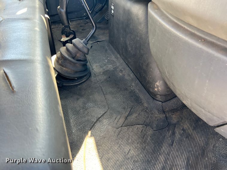 image for item JT9029 2013 International  DuraStar 4300 forestry bucket truck