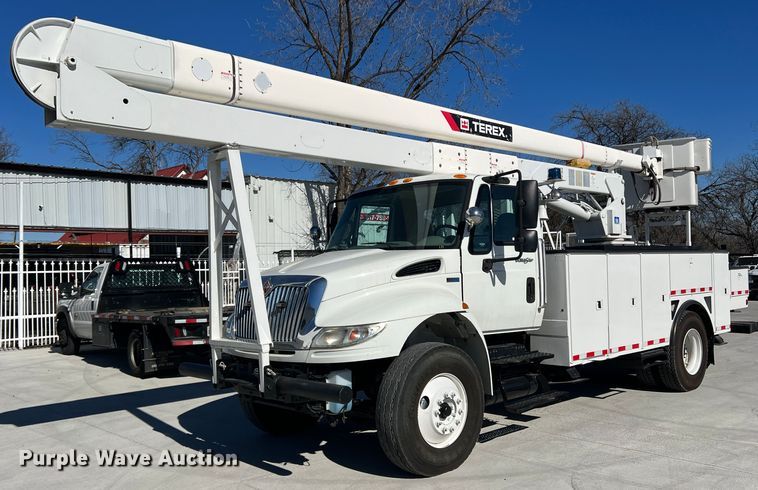 image for item JT9030 2013 International  4300  bucket truck