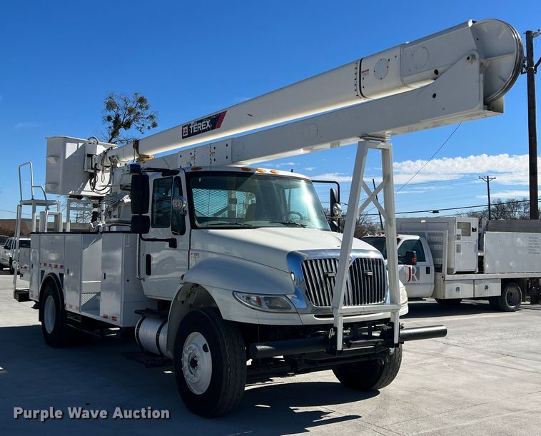 image for item JT9030 2013 International  4300  bucket truck