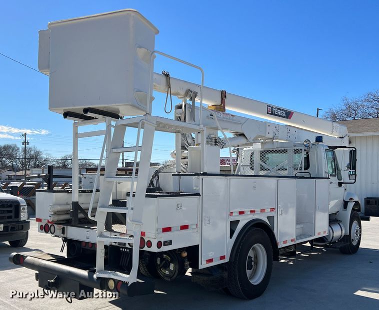 image for item JT9030 2013 International  4300  bucket truck