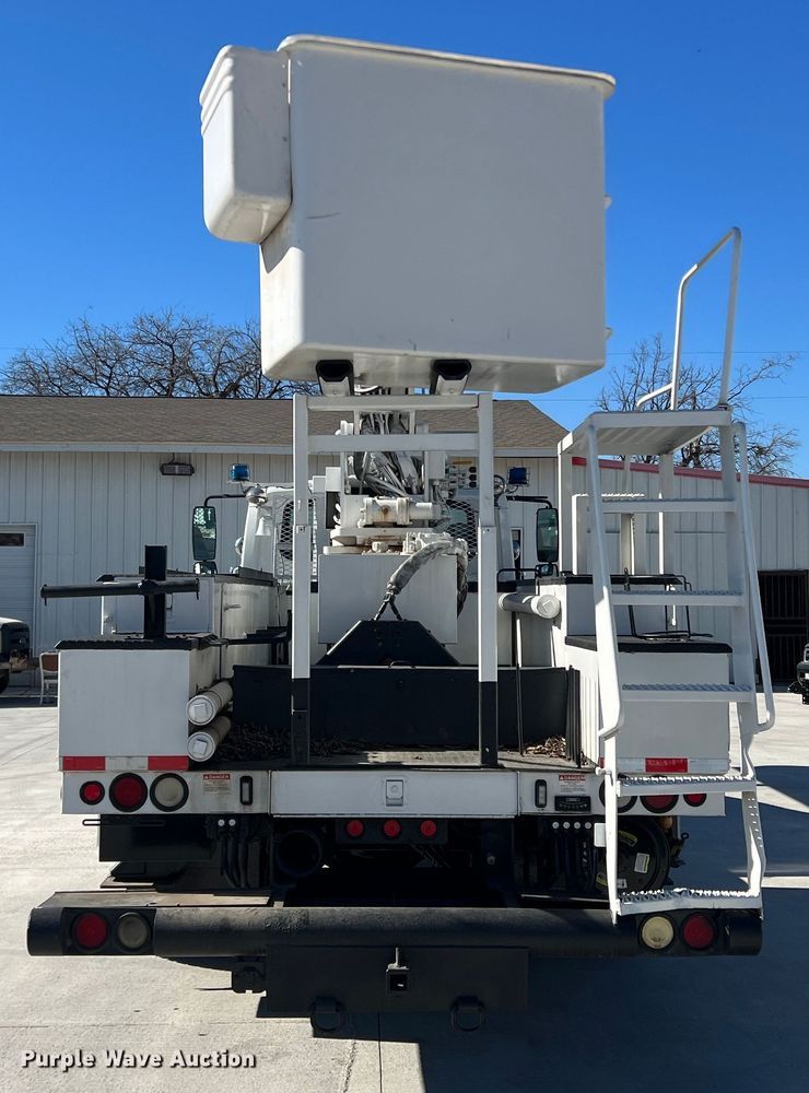 image for item JT9030 2013 International  4300  bucket truck