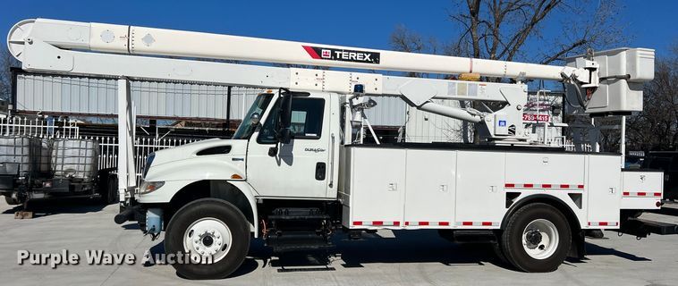 image for item JT9030 2013 International  4300  bucket truck