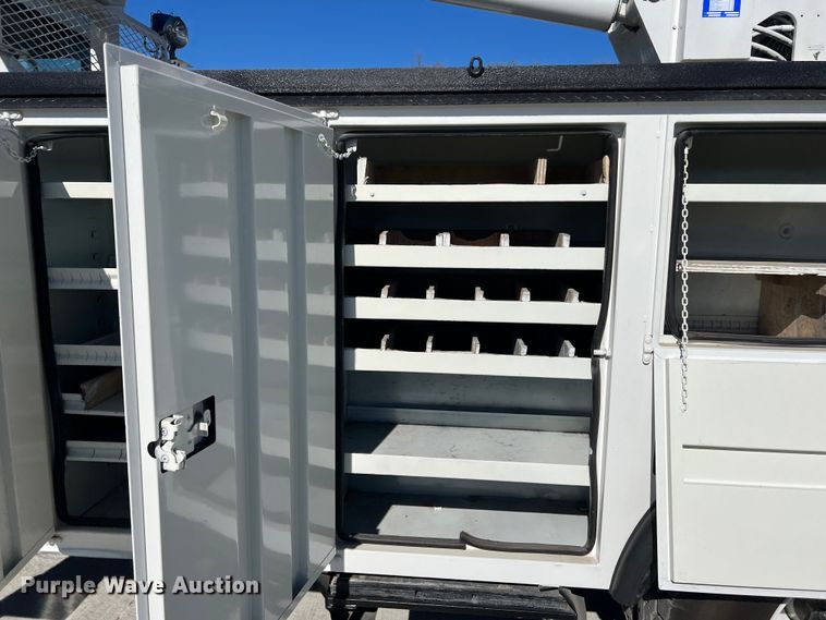 image for item JT9030 2013 International  4300  bucket truck