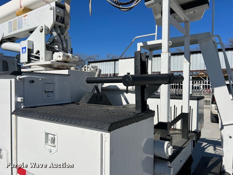 image for item JT9030 2013 International  4300  bucket truck