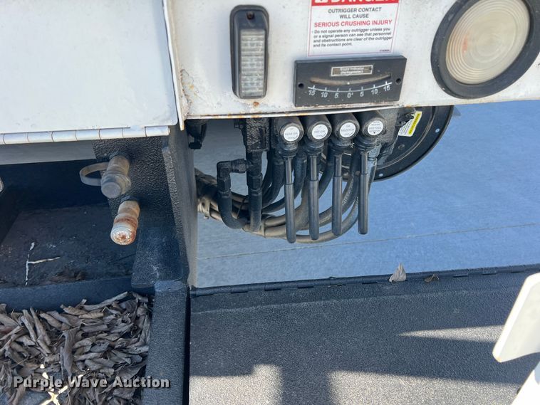 image for item JT9030 2013 International  4300  bucket truck