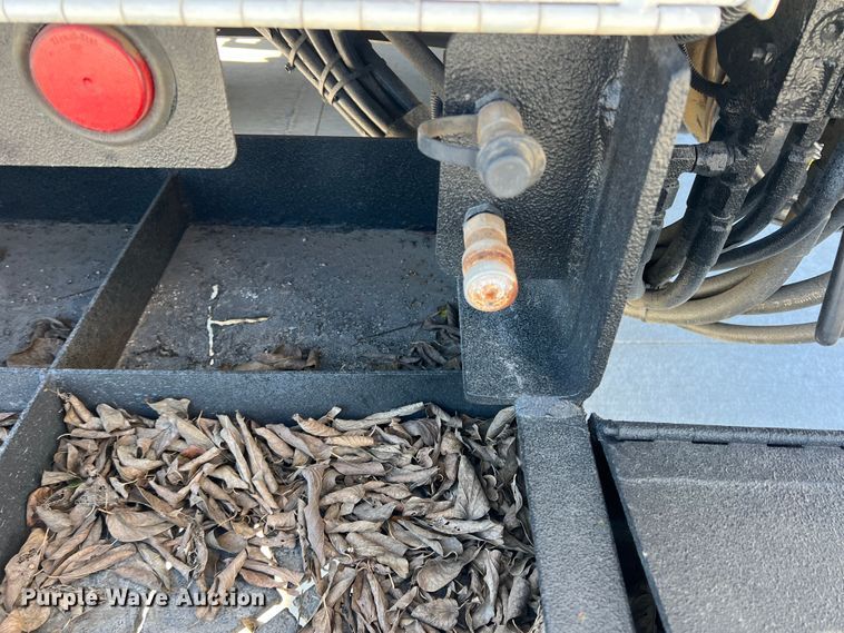 image for item JT9030 2013 International  4300  bucket truck